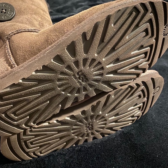 UGG Australia Bailey Button Boots - Picture 5 of 6